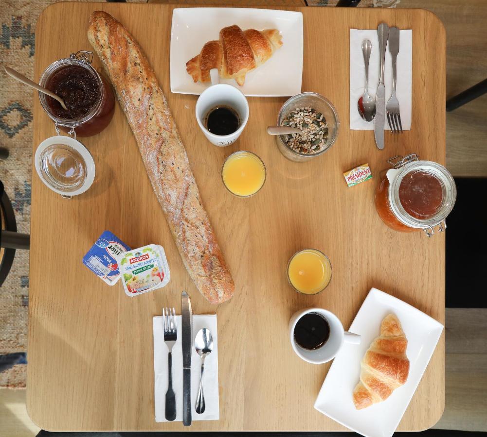 Hotel Et Apparts Marin 拉瓦勒 外观 照片