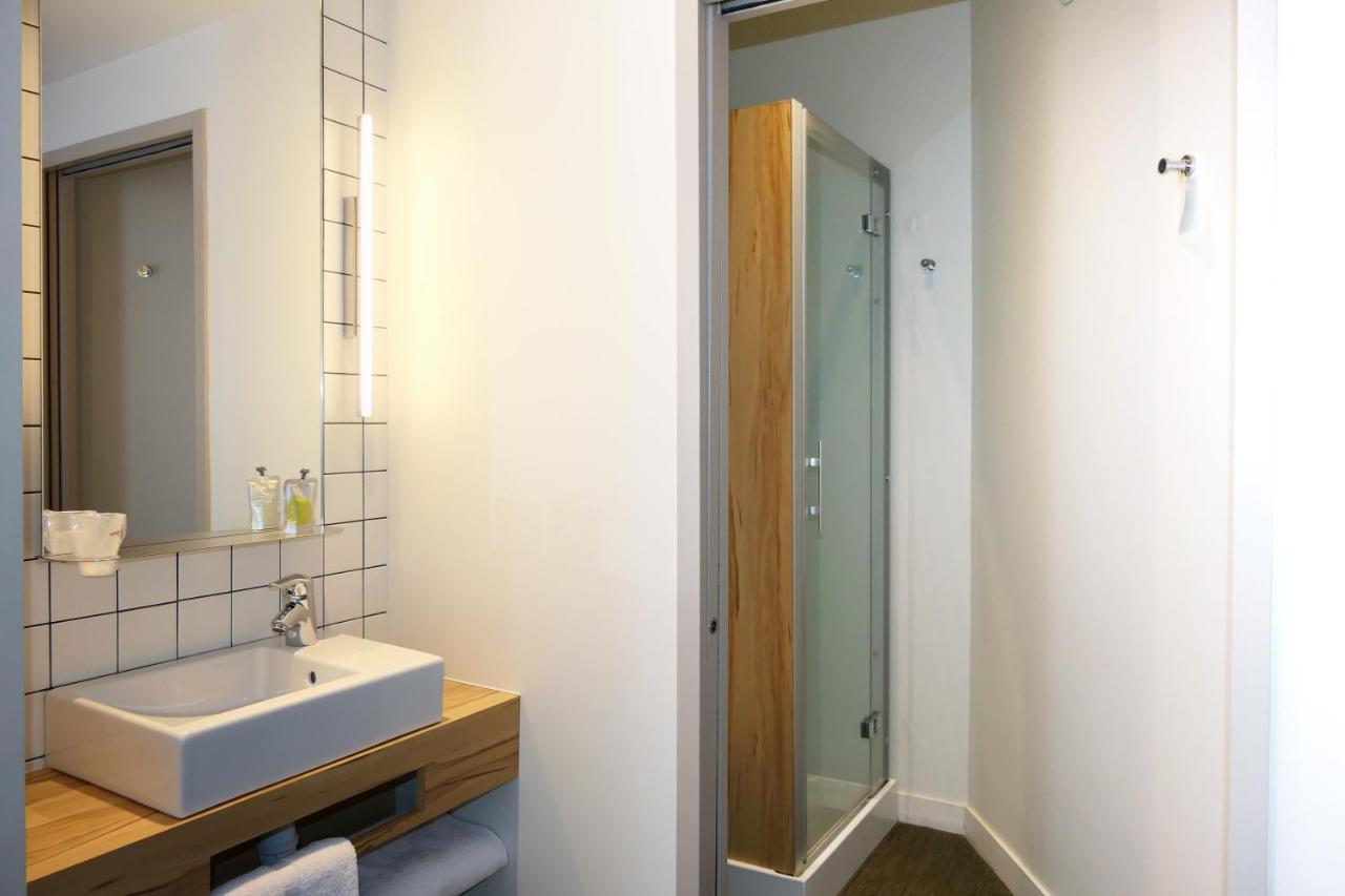 Hotel Et Apparts Marin 拉瓦勒 外观 照片