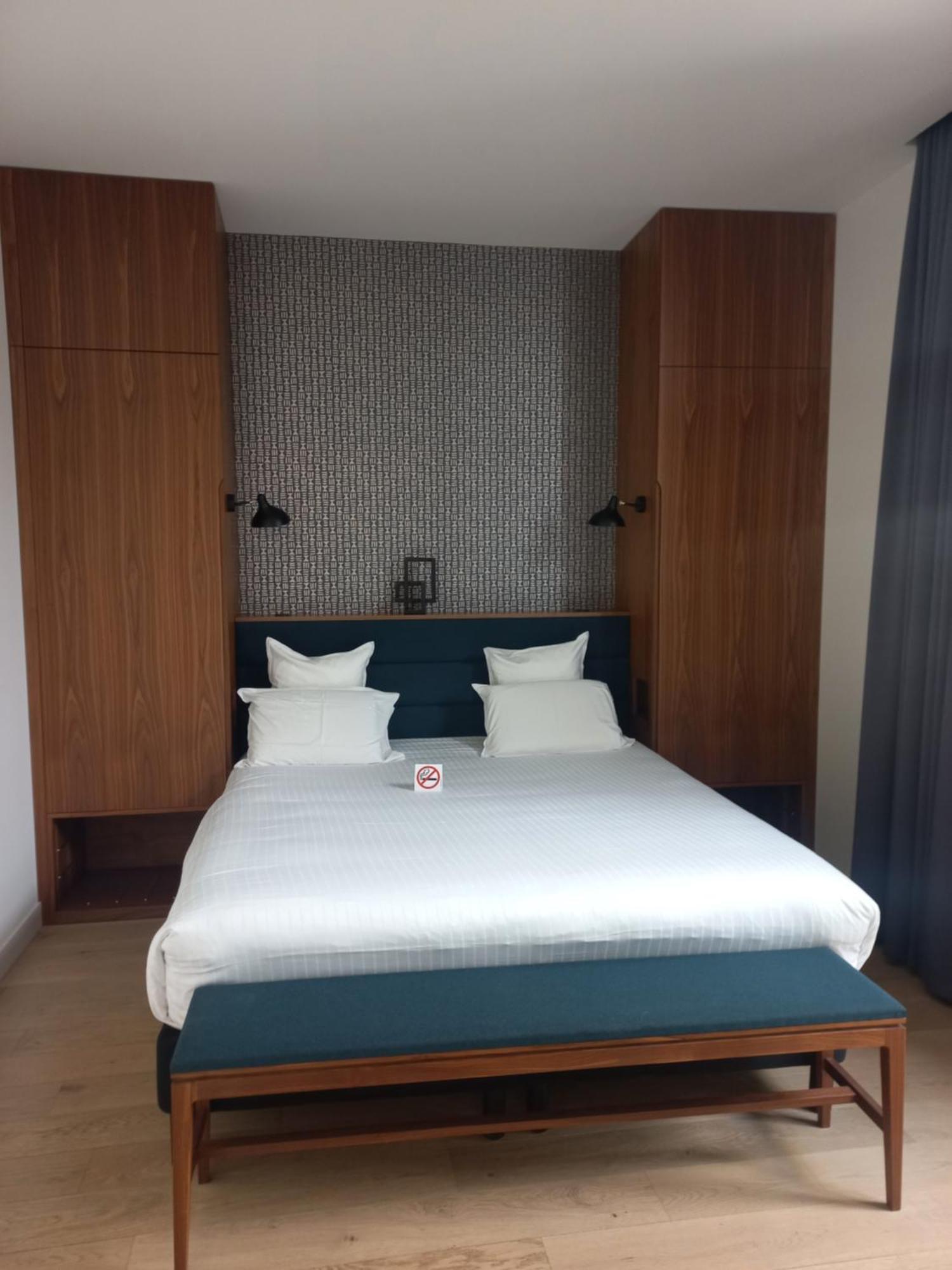 Hotel Et Apparts Marin 拉瓦勒 外观 照片