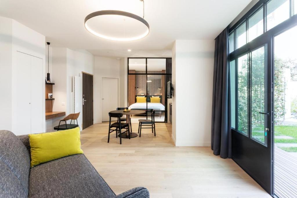 Hotel Et Apparts Marin 拉瓦勒 外观 照片