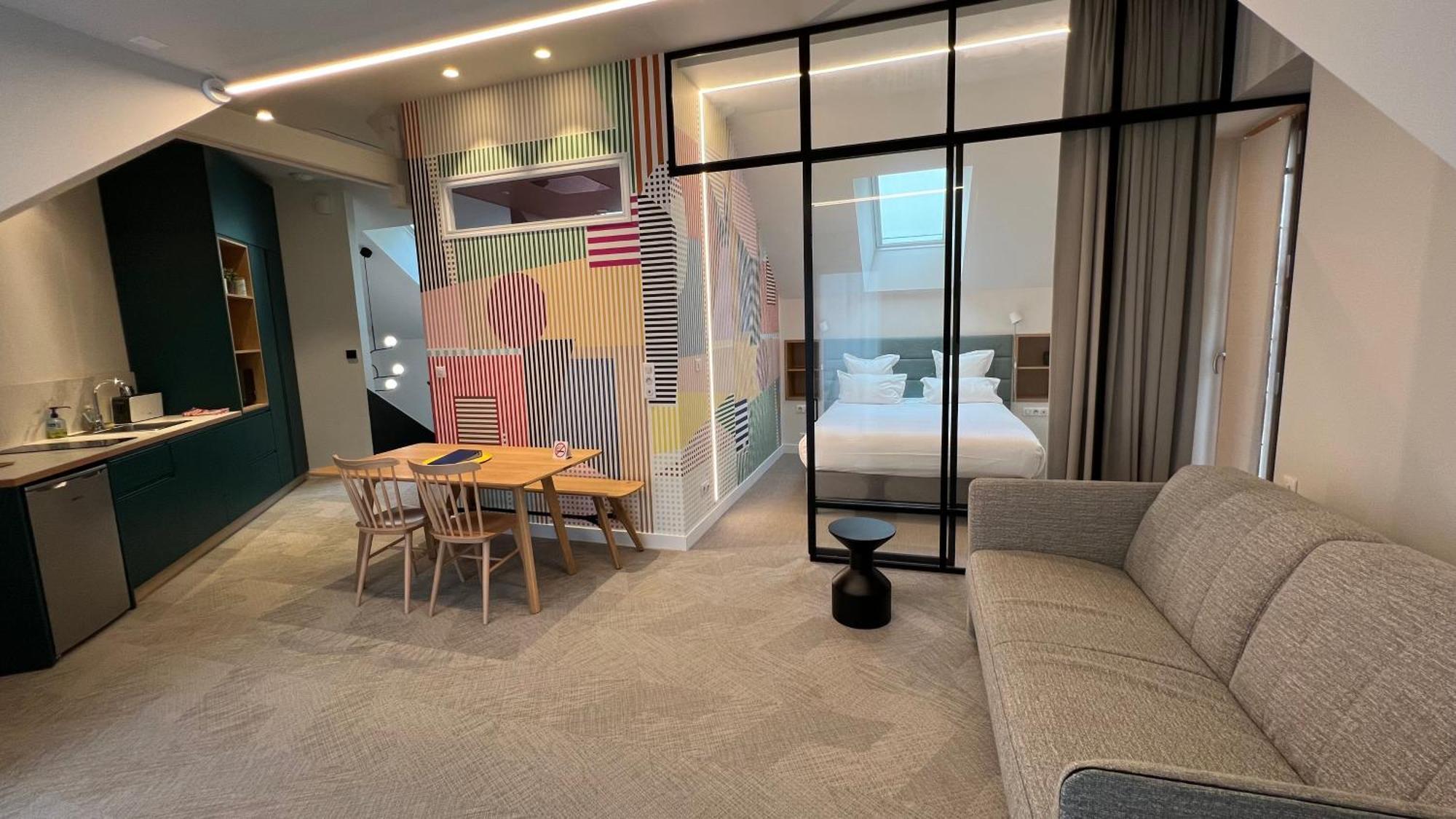 Hotel Et Apparts Marin 拉瓦勒 外观 照片