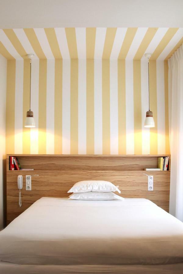 Hotel Et Apparts Marin 拉瓦勒 外观 照片