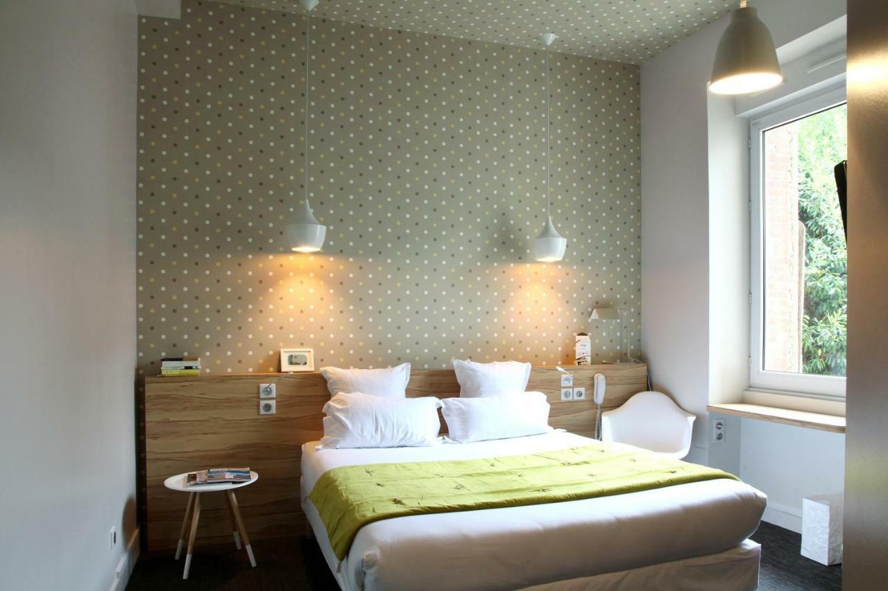 Hotel Et Apparts Marin 拉瓦勒 外观 照片