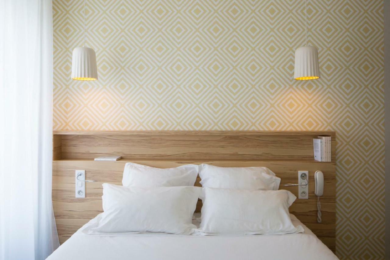 Hotel Et Apparts Marin 拉瓦勒 外观 照片